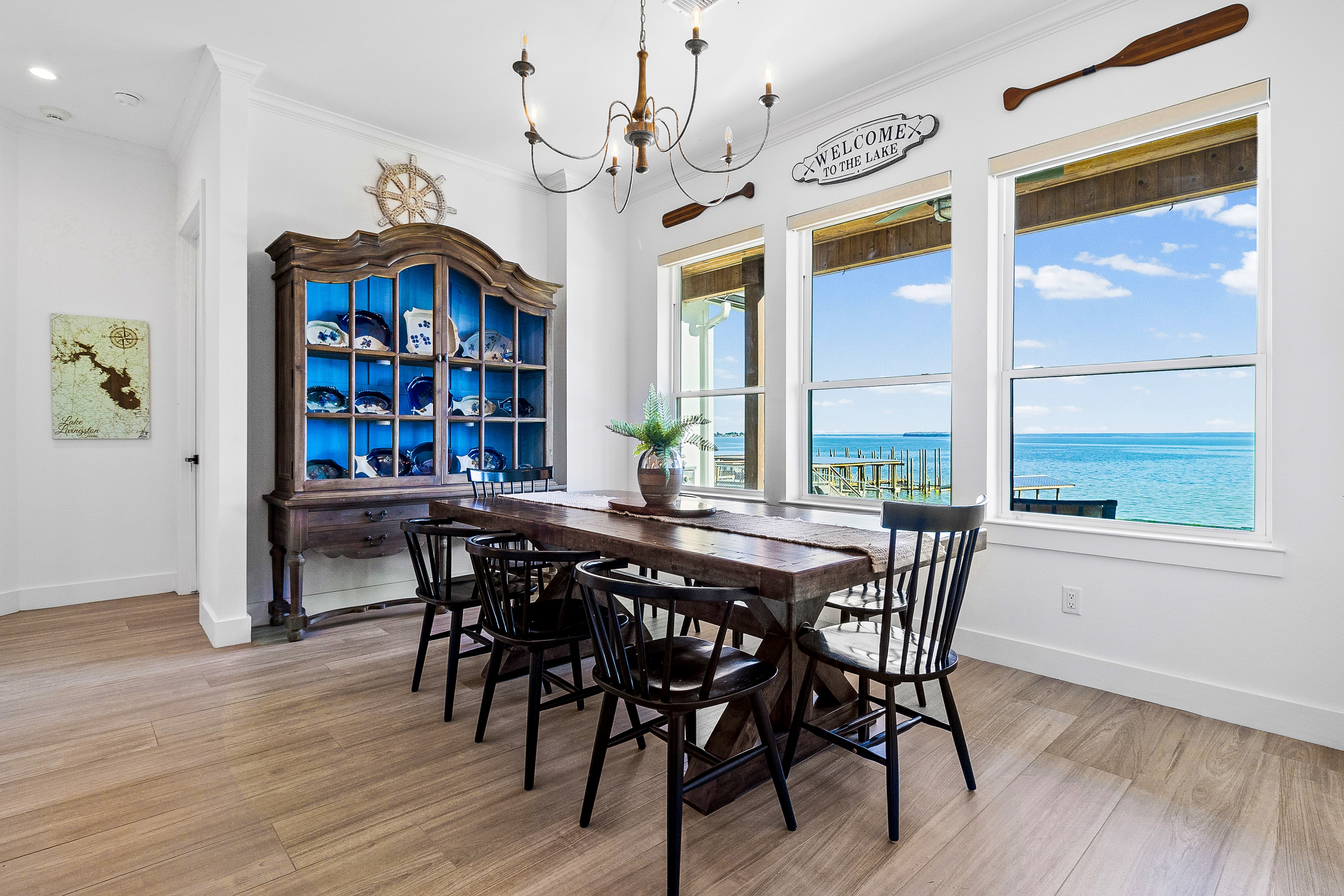 Lakehouse dining room with lake view windows